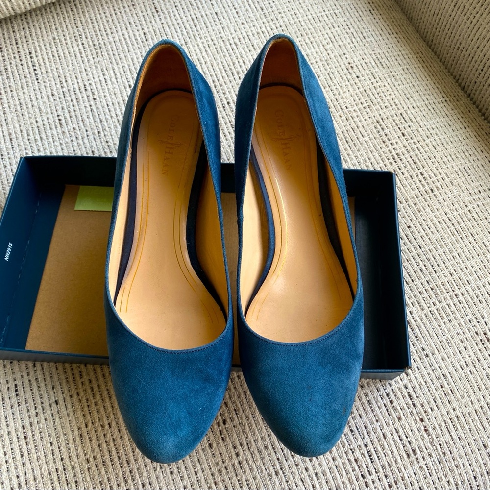 Cole haan suede pump with block heel size 7.5